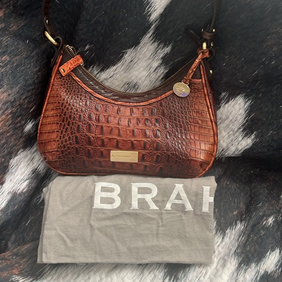 Brahmin- two tone handbag LIKE NEW - Picture 2 of 8